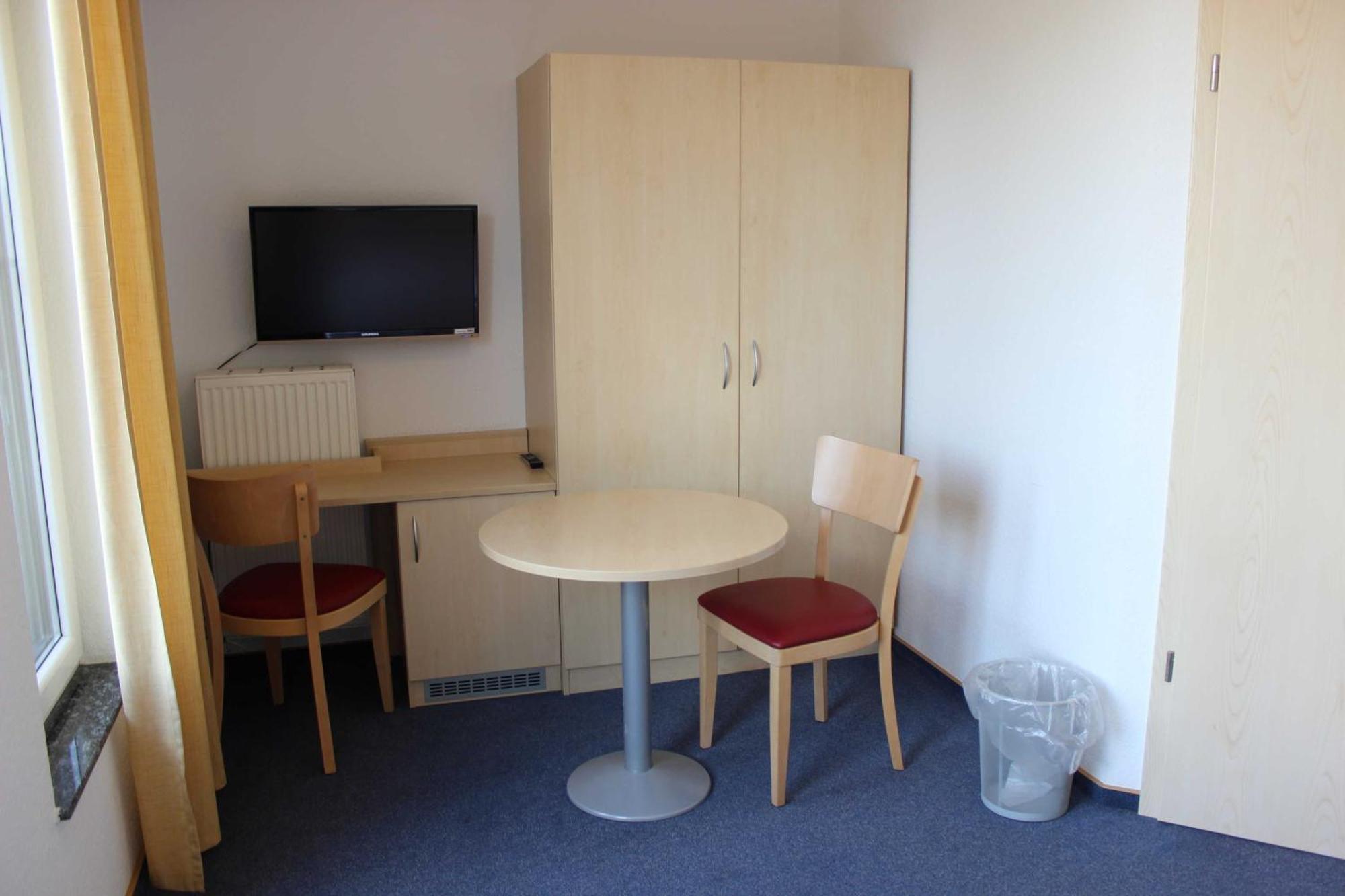Gaestehaus Zum Wolffenturm Lehrensteinsfeld Room photo
