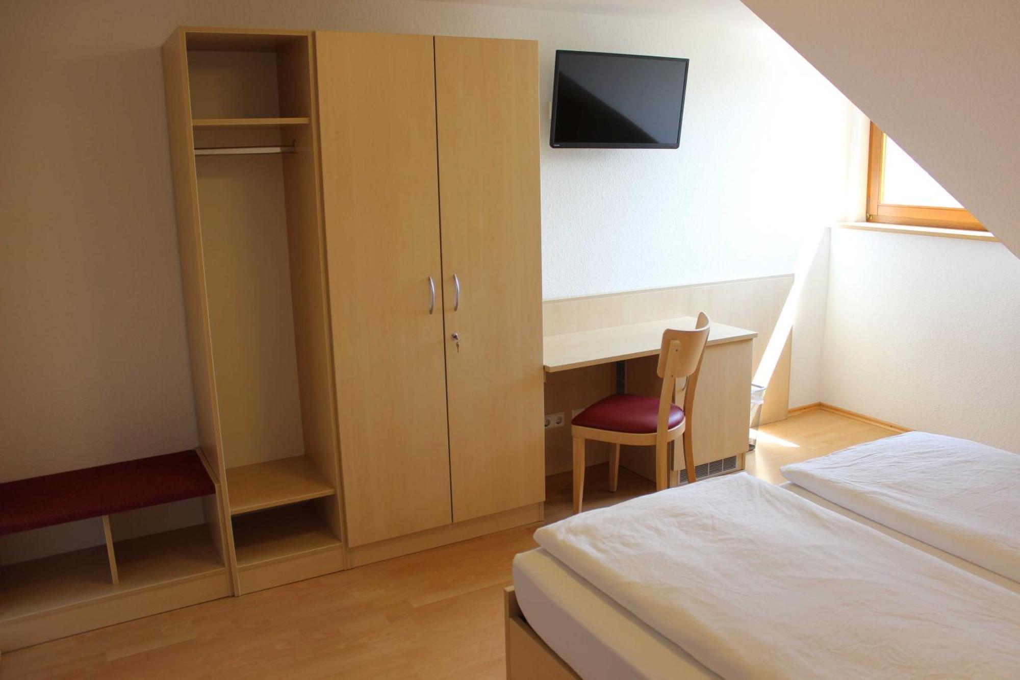 Gaestehaus Zum Wolffenturm Lehrensteinsfeld Room photo